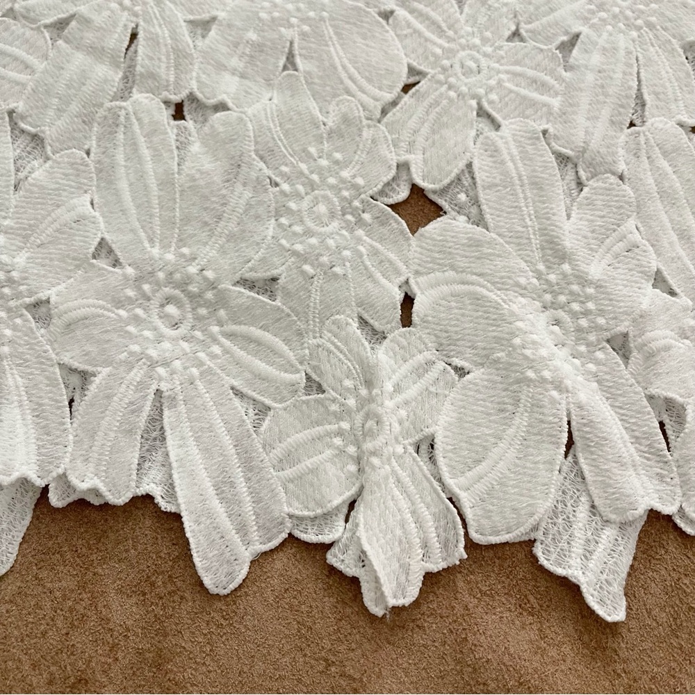 Acemi Top Sleeveless White Floral Cut Lace Size M - Picture 7 of 12